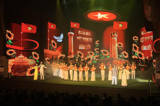 Nghệ thuật khơi dậy niềm tự hào dân tộc, niềm tin của Nhân dân với Đảng