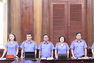 Vụ án làm giả hơn 200 ngàn phiếu kết quả thử nghiệm giả: Viện Kiểm sát đề nghị mức án cao nhất đến 26 năm tù
