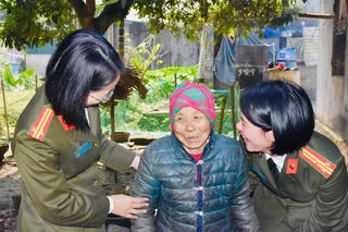 Mang hơi ấm nghĩa tình về cơ sở