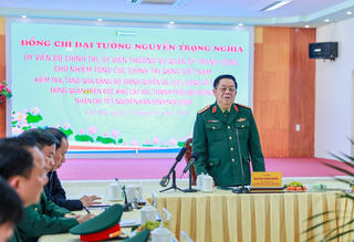 Đại tướng Nguyễn Trọng Nghĩa làm việc, tặng quà Tết tại đặc khu Cát Hải