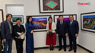 100 bức ảnh được trưng bày tại triển lãm Mừng Đảng, Mừng Xuân 