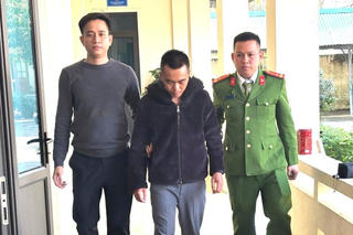 Bắt đối tượng lên mạng lừa đảo, chiếm đoạt tài sản trên 1 tỷ đồng