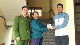 Người dân nhờ Công an tìm người đánh rơi gần 26 triệu đồng