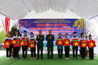 Ban chỉ huy Bộ đội biên phòng tỉnh Ninh Bình tổ chức chương trình "Xuân biên phòng ấm lòng dân bản"