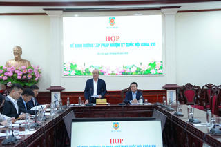 Bám sát văn kiện Đảng để cập nhật kịp thời nhiệm vụ xây dựng pháp luật