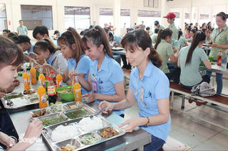 Bữa ăn của người lao động có thuộc nội dung thương lượng tập thể hay không? Bữa ăn của người lao động có thuộc nội dung thương lượng tập thể hay không?