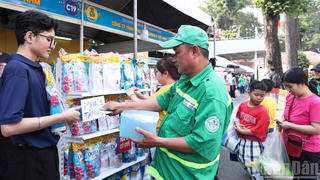 Khai mạc chương trình 'Chợ Tết Công đoàn - Xuân 2026'