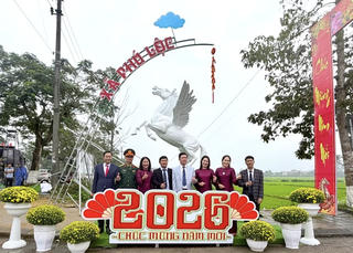 Ra mắt 'Linh Mã Bạch Vân'