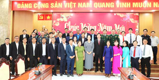 Lãnh đạo UBND tỉnh An Giang tiếp Đoàn đại biểu tỉnh Koh Kong (Campuchia) đến thăm và chúc tết 