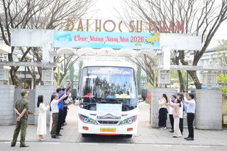 “Chuyến xe nghĩa tình” đưa sinh viên Sư phạm Huế về quê đón Tết Bính Ngọ 2026