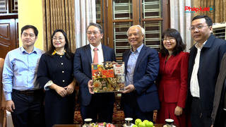 Thăm, chúc Tết gia đình các đồng chí nguyên lãnh đạo Bộ Tư pháp