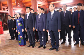 Ninh Bình: Lãnh đạo tỉnh dâng hương nhân kỷ niệm 96 năm Ngày thành lập Đảng Cộng sản Việt Nam