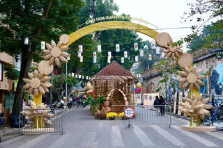 Khai mạc Chợ hoa Xuân Phố cổ vào tối 6/2