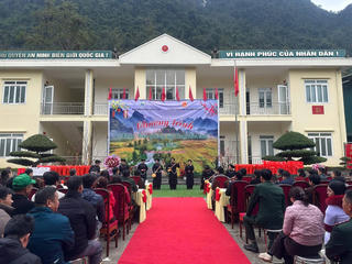 Chương trình “Xuân Biên phòng - Ấm lòng dân bản” đến với người dân biên giới xã Đình Phong
