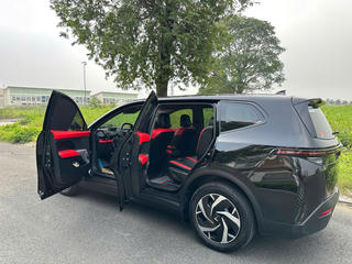 Chủ xe Limo Green: 'Chi phí nhiên liệu, bảo dưỡng chỉ như xe máy, khách lên xe ai cũng khen'