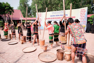 Xuân ấm trên quê hương Bom Bo anh hùng  