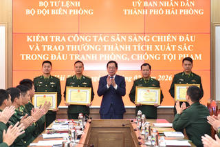 Hải Phòng khen thưởng các cá nhân, tập thể có thành tích xuất sắc trong đấu tranh phòng chống buôn lậu
