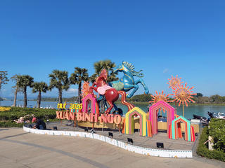 Huế tràn ngập sắc Xuân Bính Ngọ 2026 qua những hình tượng linh vật ngựa