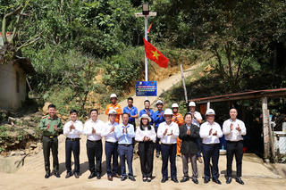 EVNCPC “thắp sáng” vùng cao Trà Vân, lan tỏa Xuân yêu thương