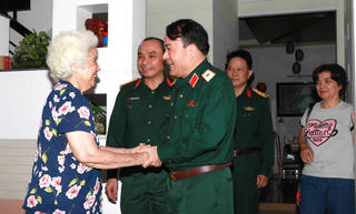 Đà Nẵng: Nghĩa tình quân dân, sưởi ấm những phận đời khó khăn nơi phố thị