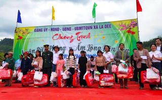 TP Đà Nẵng: Tết về trên vùng biên La Dêê cùng những người lính quân hàm xanh