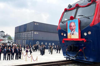 Dòng điện, hỏa xa và con đường kiến thiết đất nước