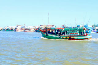Ngư dân Cà Mau đồng hành cùng cả nước gỡ 'thẻ vàng' IUU  