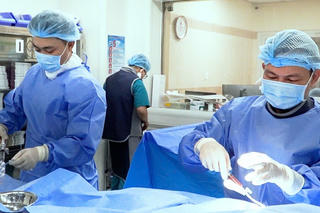 Bệnh viện Đại học Nam Cần Thơ can thiệp thành công ca tái hẹp nặng trong stent mạch vành 