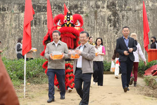 Phường Lào Cai tổ chức Ngày hội bảo vệ môi trường, thả cá phóng sinh dịp 23 tháng Chạp