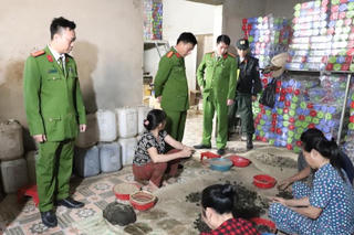 Triệt phá đường dây sản xuất, buôn bán thuốc đông y cổ truyền giả quy mô lớn