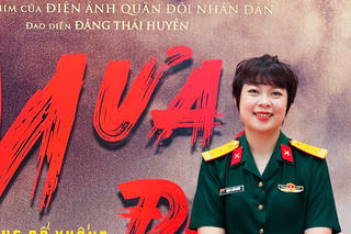 ‘Tôi thấy Mưa đỏ trôi trong tim…’