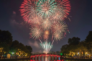 Hà Nội kích hoạt phương án y tế phục vụ bắn pháo hoa Tết Bính Ngọ 2026