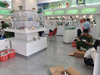 Đặc khu Phú Quốc: Siết chặt kiểm tra, phát hiện cơ sở kinh doanh hàng hóa không rõ nguồn gốc