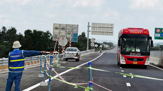 Dừng thông xe cao tốc Quảng Ngãi - Hoài Nhơn 