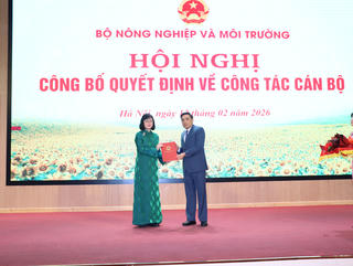 Trường Đại học Tài nguyên và Môi trường Hà Nội công bố Quyết định giao Quyền Hiệu trưởng đối với GS.TS Huỳnh Thị Lan Hương
