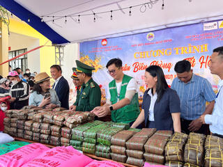 Hoiana Resort & Golf trao hơn 500 suất quà, chăm lo Tết cho người nghèo ở Đà Nẵng