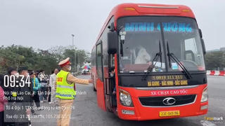 Xe khách 45 chỗ chở 83 người trên cao tốc Nội Bài -Lào Cai bị phạt hơn 200 triệu đồng