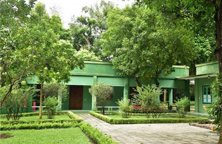 Thủ tướng Phạm Minh Chính dâng hương tưởng nhớ Chủ tịch Hồ Chí Minh