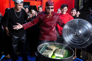 'Happy new year' lan tỏa năng lượng tích cực