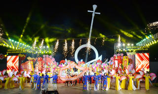 Đêm giao thừa Cà Mau rực rỡ sắc xuân, lan tỏa tinh thần đoàn kết – sẻ chia – khát vọng vươn lên