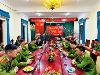 Bí thư Đảng ủy xã Mỹ Thái (Bắc Ninh) động viên lực lượng làm nhiệm vụ bảo đảm ANTT đêm Giao thừa