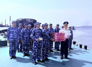 Giữ vững nhịp xuân nơi đầu sóng