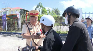 Trạm Cảnh sát giao thông Tuy Phước tuần tra kiểm soát, khép kín địa bàn trên tuyến giao thông trọng yếu