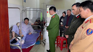 Tuyên Quang: Một CSGT bị kéo lê 500m khi kiểm tra nồng độ cồn