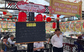 Luận cổ nhơn - trò chơi thú vị ngày Tết