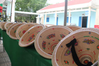 Năm Ngọ nghe kể chuyện nón ngựa Phú Gia