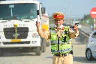 CSGT Đà Nẵng bảo đảm an toàn giao thông dịp Tết, tai nạn giảm sâu cả ba tiêu chí