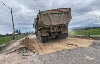 Chủ tịch UBND tỉnh Gia Lai yêu cầu xử lý nghiêm vi phạm khi chở vật liệu phục vụ dự án sân bay Phù Cát