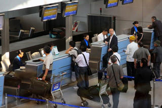 Quy định mới khi đi máy bay: Hành khách phải chịu trách nhiệm pháp lý với hành lý mang theo