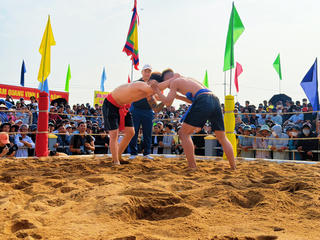 TP Huế: Tưng bừng hội vật làng Sình đầu Xuân Bính Ngọ